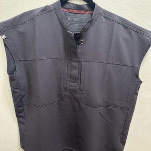 Figs scrubs Technical collection set in Charcoal; size Small, pants Small Tall
